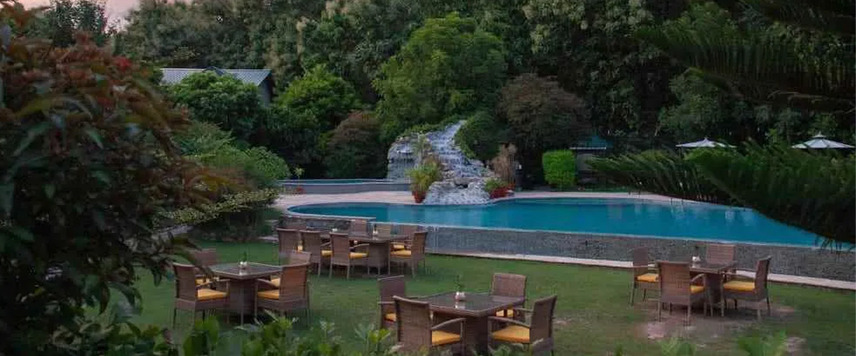 Infinity pool overlooking jungle at Aahana Resort
