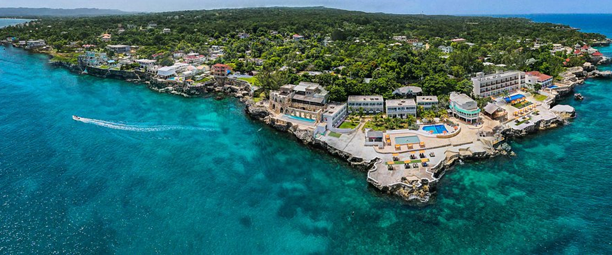 Romantic candlelit dinner under stars at Samsara Resort